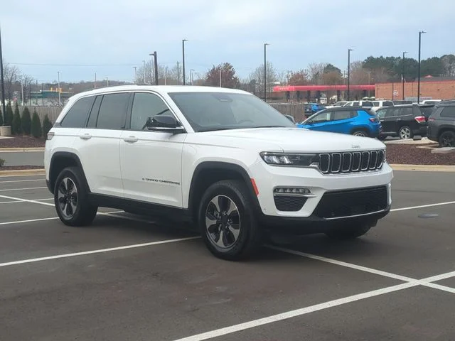 Used 2022 White Jeep 4xe image 15