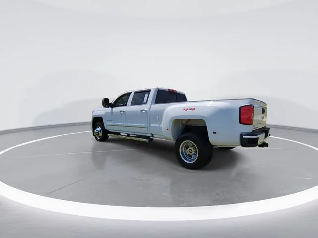 Used 2019 White Chevrolet LTZ image 6
