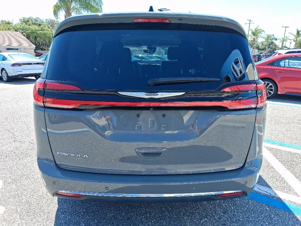 Used 2023 White Chrysler Touring L image 6