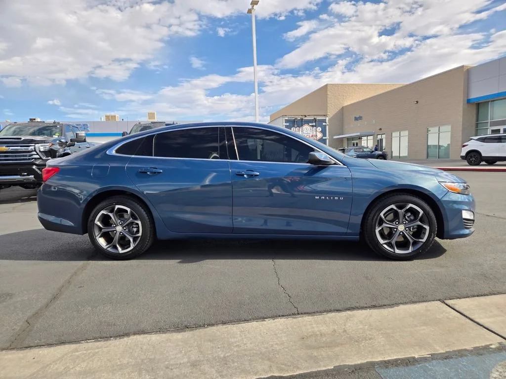 Used 2024 Lakeshore Blue Metallic Chevrolet 1LT image 7