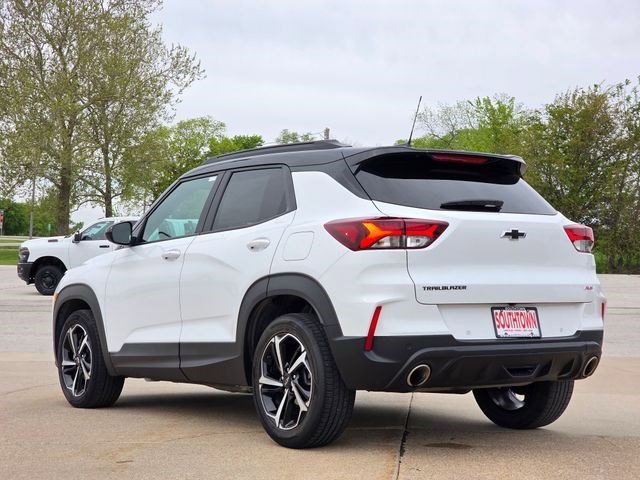 Used 2022 Summit White Chevrolet RS image 5