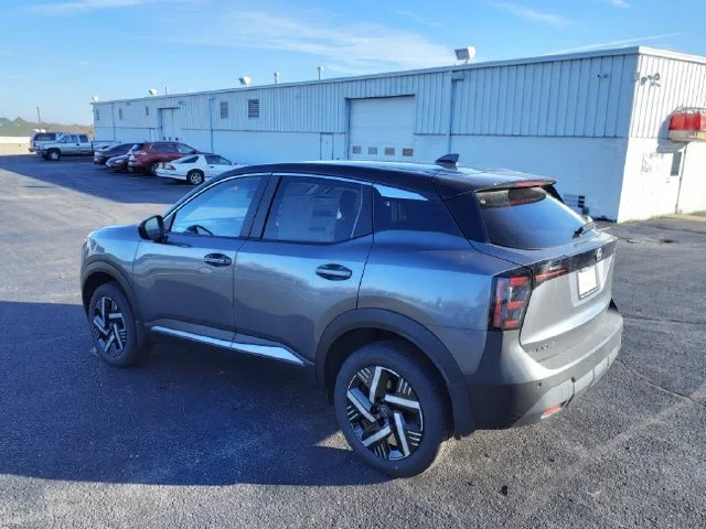 Used 2025 Gray Nissan SV image 6