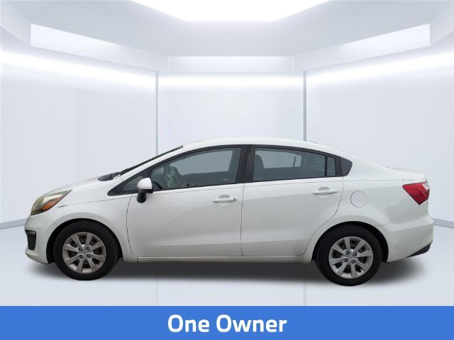 Used 2017 White Kia LX image 2
