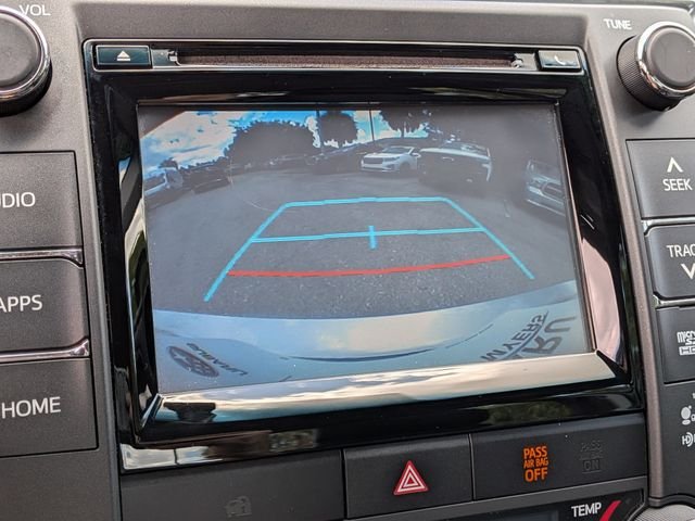 Used 2015 Silver Toyota XLE image 32