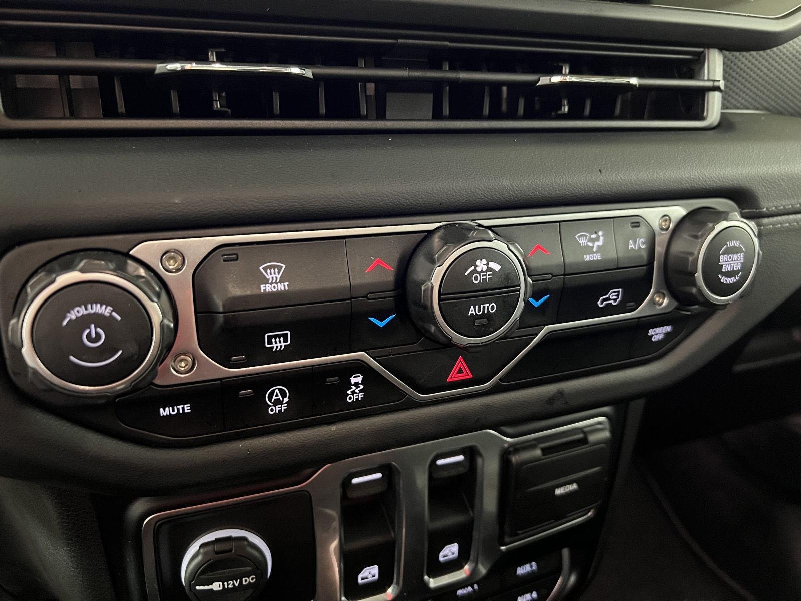 Used 2024 Black Clearcoat Jeep Rubicon image 19