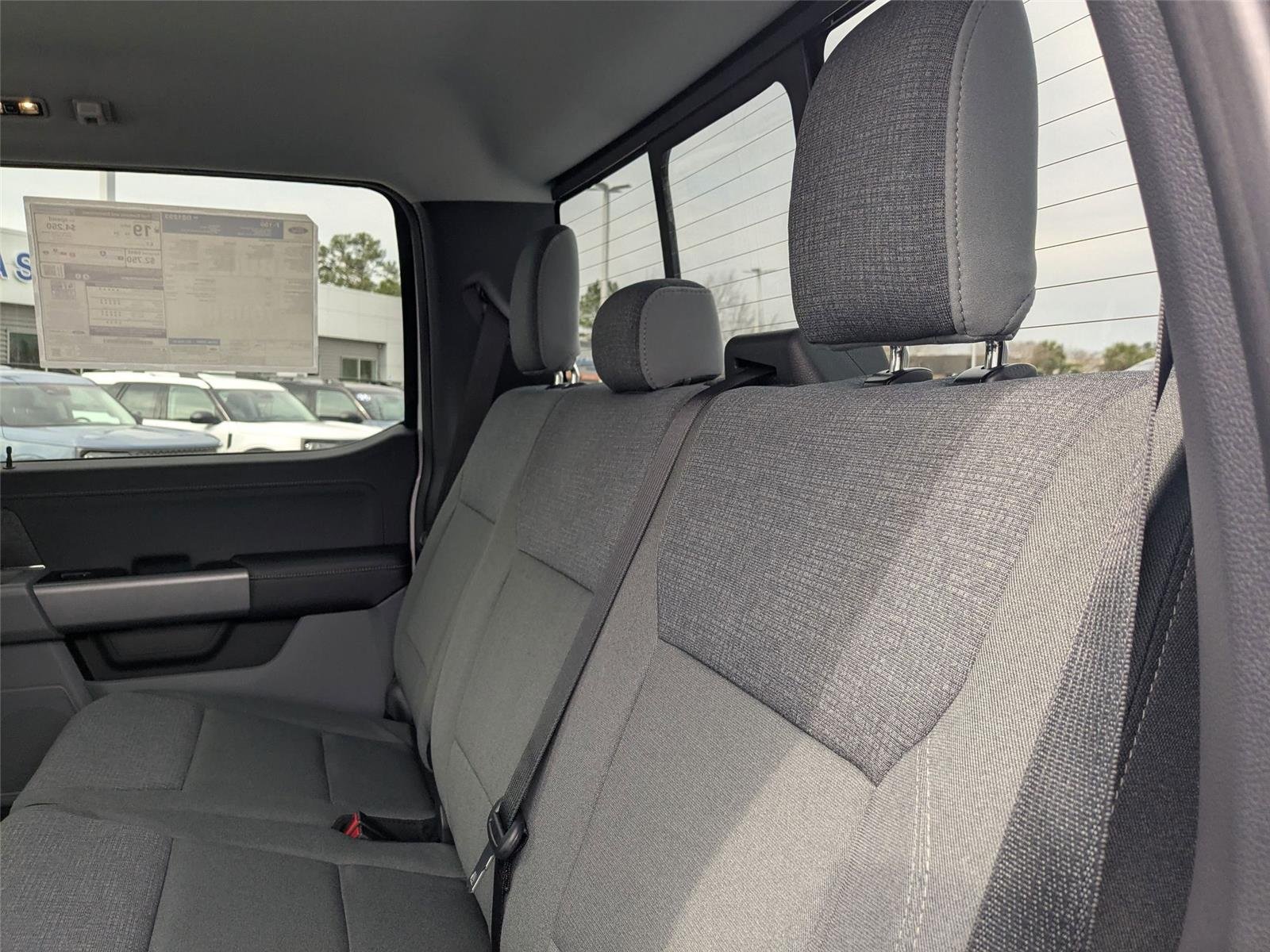 New 2025 Oxford White Ford XLT image 28
