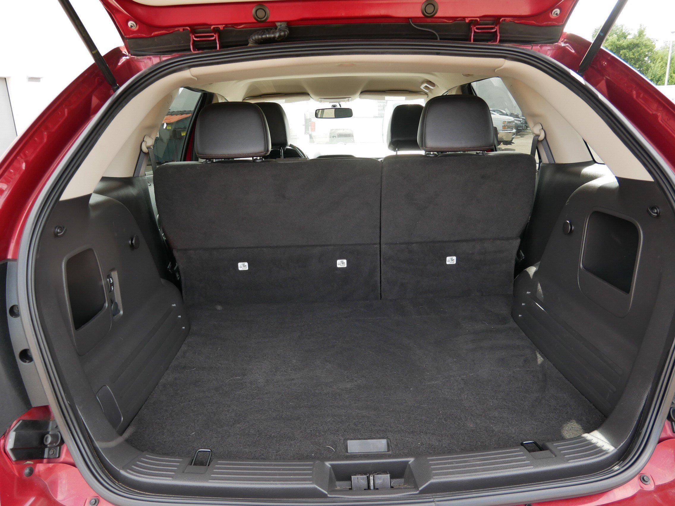 Used 2013 Ruby Red Metallic Ford SEL image 18