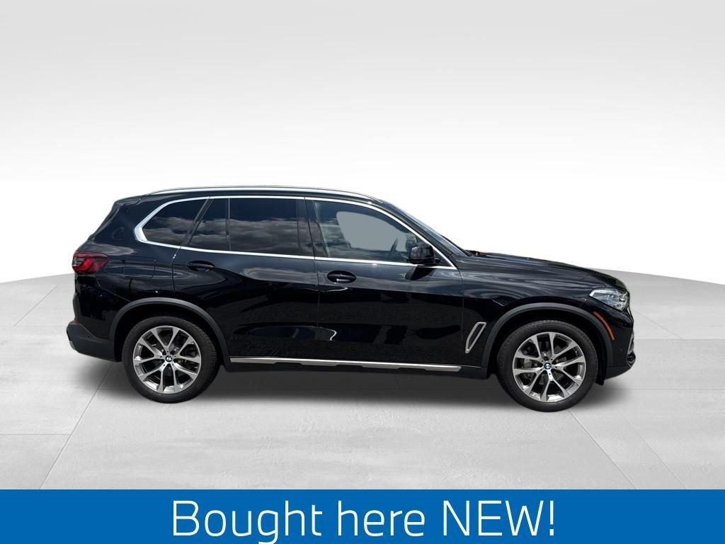 Used 2020 Black BMW xDrive40i image 2