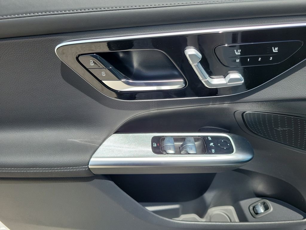 New 2027 Polar White Mercedes-Benz GLC 300 image 16