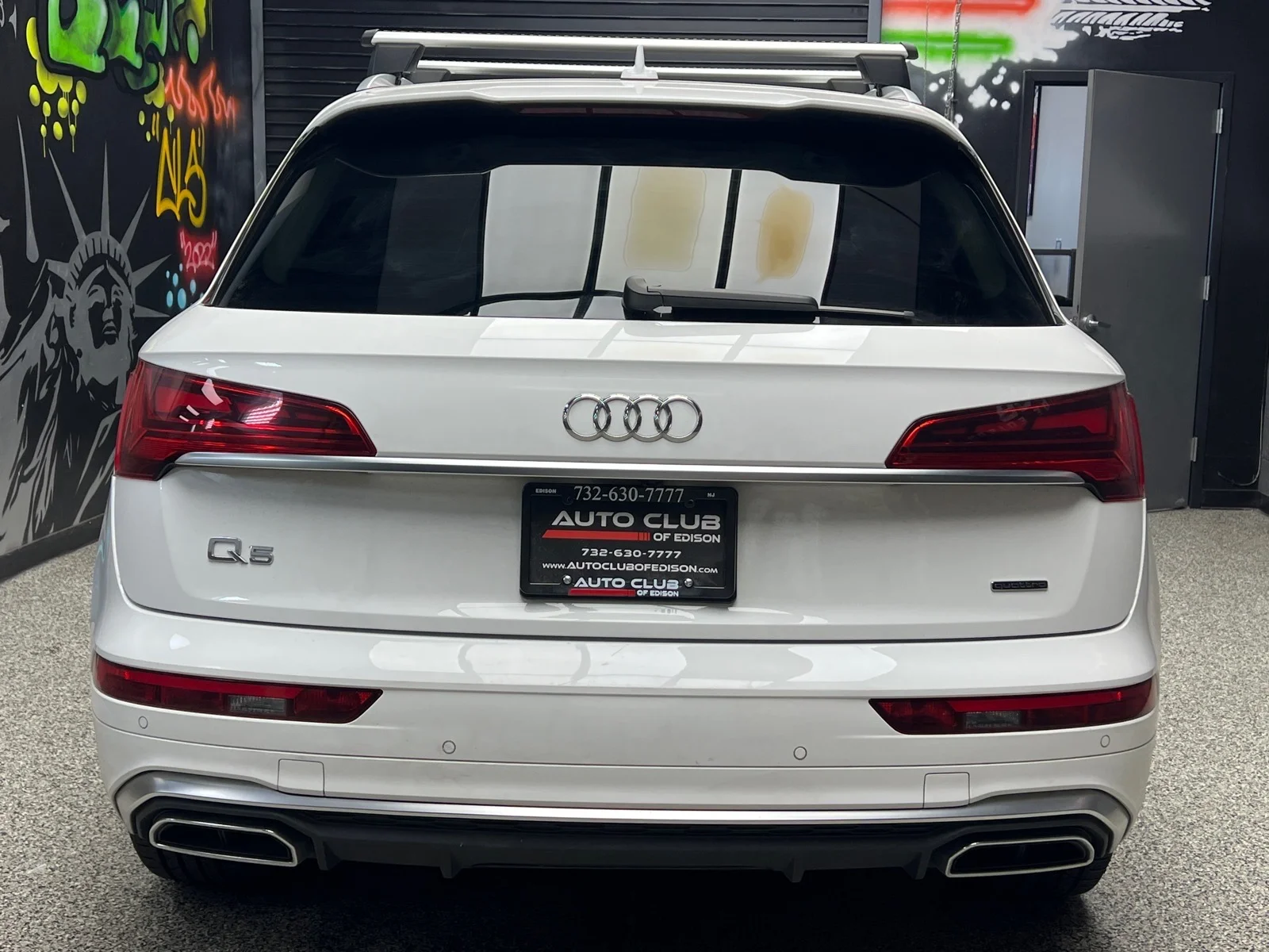 Used 2024 Glacier White Metallic (2y2y) Audi quattro S line Prem Plus 45 TFSI image 5