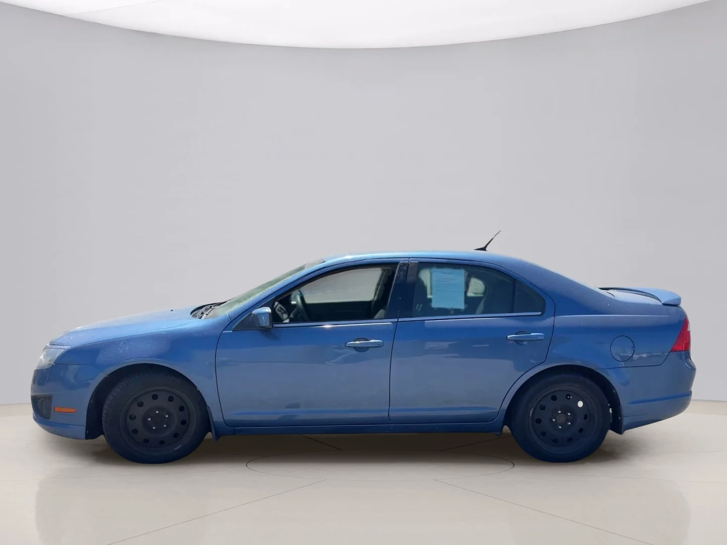 Used 2010 Blue Ford SE image 2