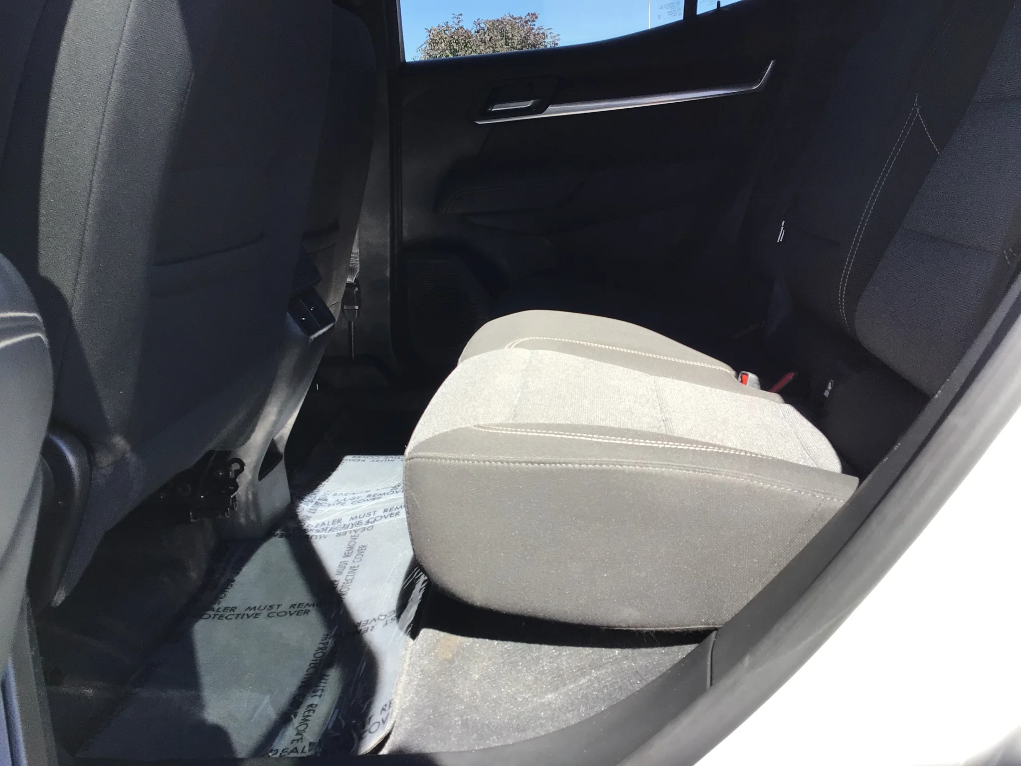 Used 2025 Summit White GMC Elevation image 9