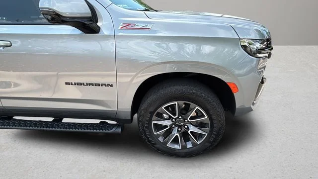 Used 2023 Gray Chevrolet Z71 image 36