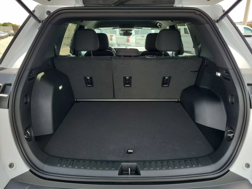 New 2026 Summit White Chevrolet LT image 17