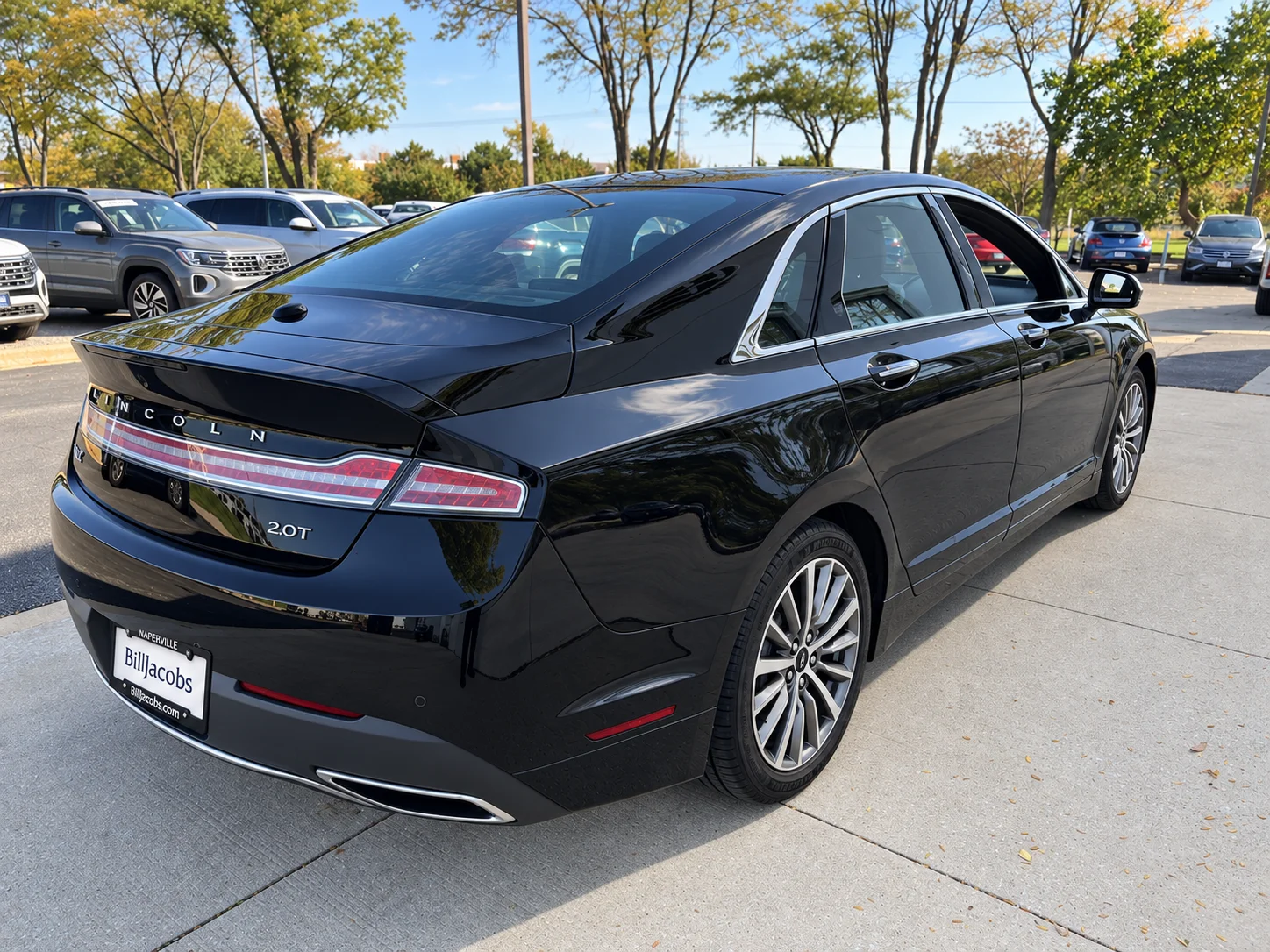 Used 2018 Black Velvet Lincoln Select image 4