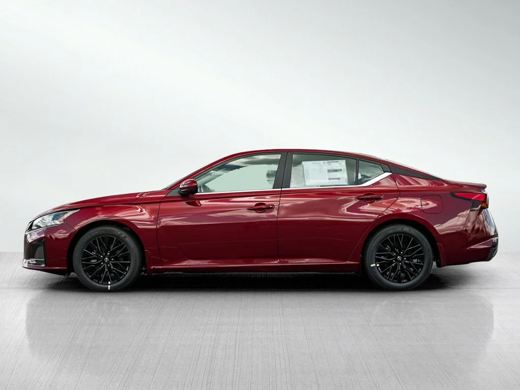 New 2026 Scarlet Ember Tintcoat Nissan 2.5 SV image 4