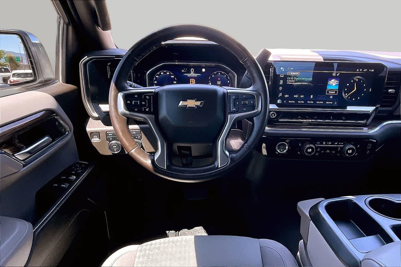 2023 Chevrolet Silverado 1500 LT - Photo 6