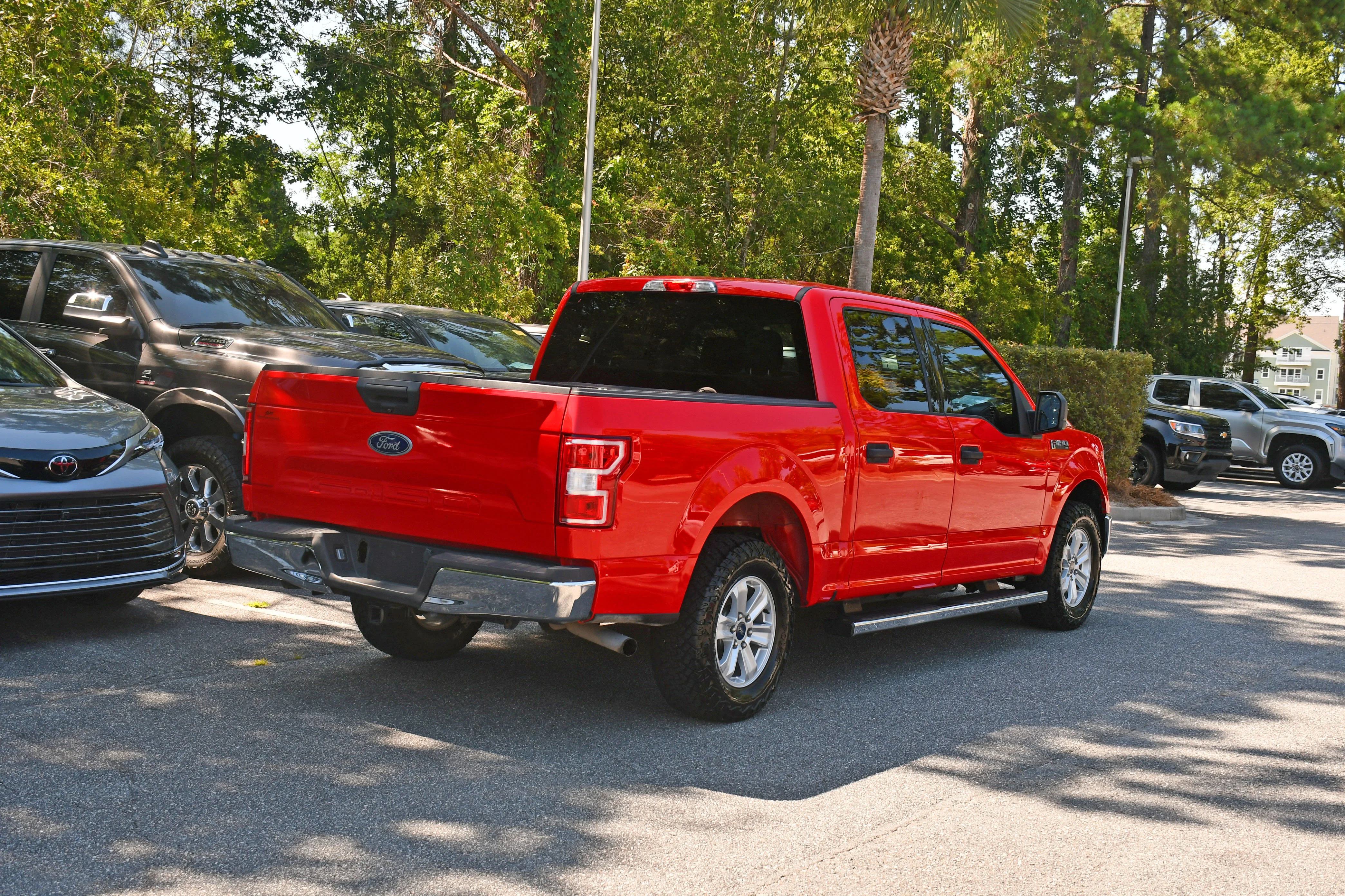 Used 2020 Red Ford XLT image 4