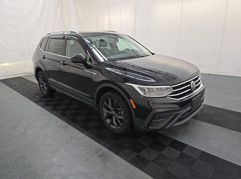 Used 2022 Deep Black Volkswagen 2.0T SE image 1