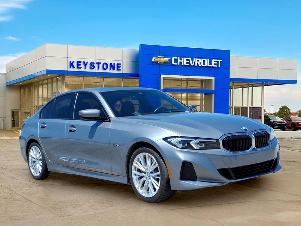2023 BMW 3 Series 330e Sedan's photo