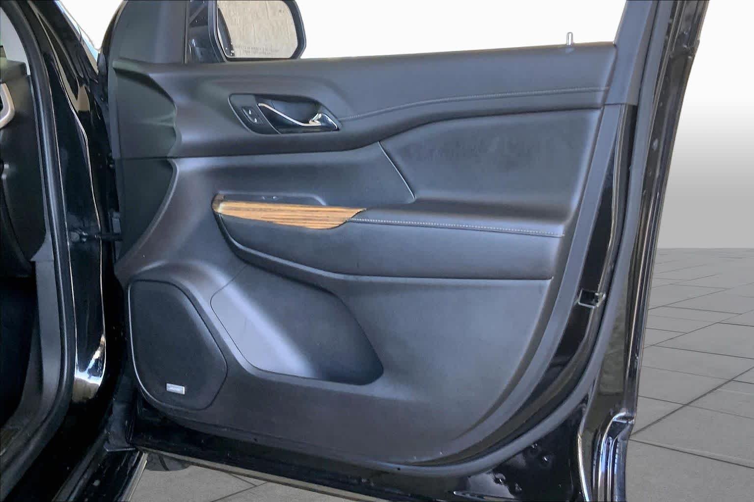 Used 2019 Ebony Twilight Metallic GMC Denali image 23