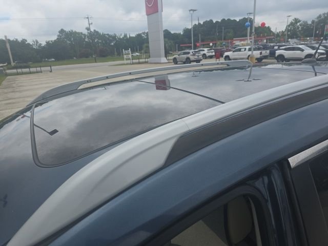 Used 2014  Nissan SL image 4