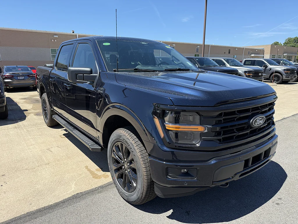 New 2026 Antimatter Blue Metallic Ford XLT image 2