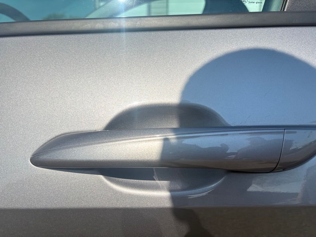 Used 2023 Gray Hyundai SE image 11