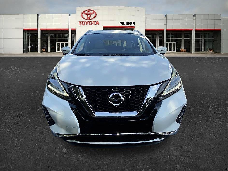 Used 2019 Pearl White Tricoat Nissan SL image 2