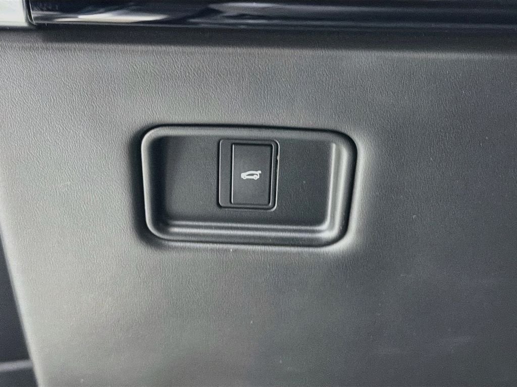 Certified Used 2023 Green Land Rover SE image 10
