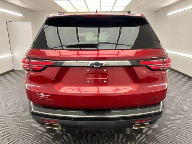 Used 2022 Red Chevrolet Premier image 23