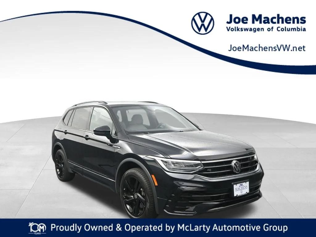 Used 2024 Black Volkswagen 2.0T SE R-Line Black image 1