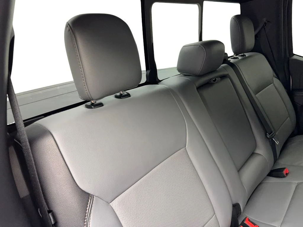 Used 2022 Silver Ford Lariat image 41