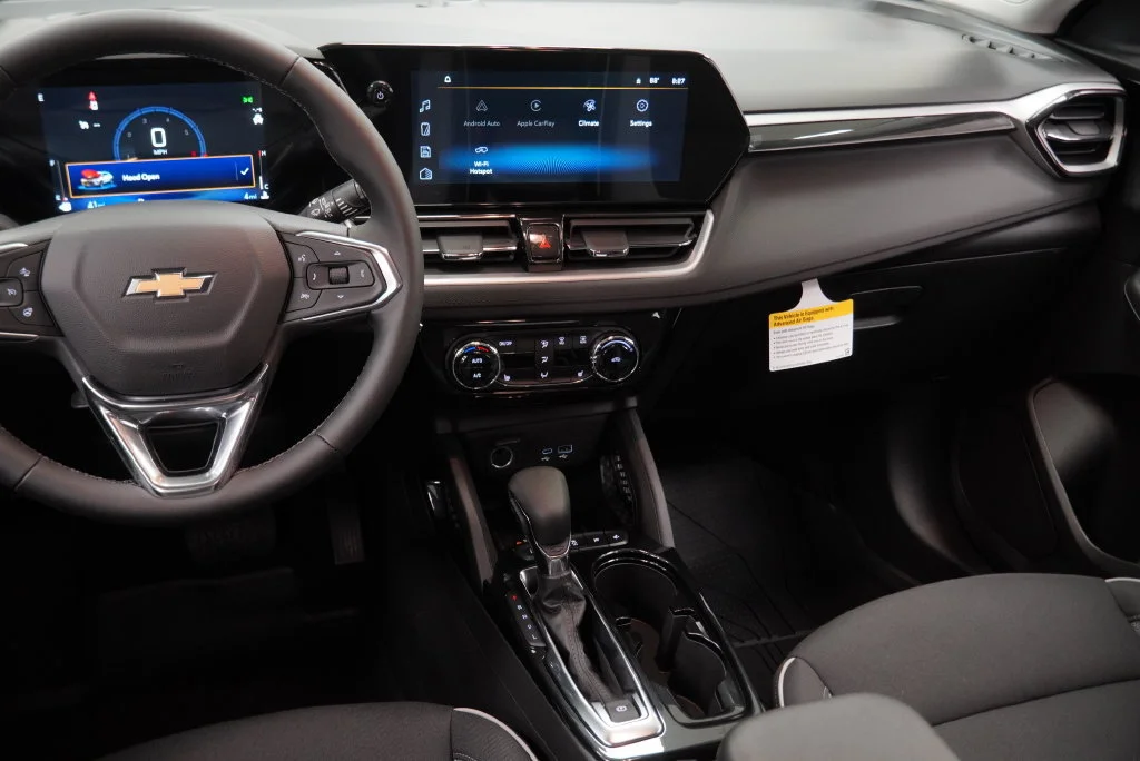 New 2026 Mosaic Black Metallic Chevrolet LT image 18