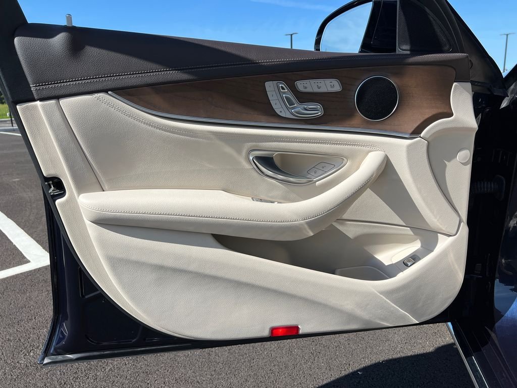 Used 2019  Mercedes-Benz E 300 image 10