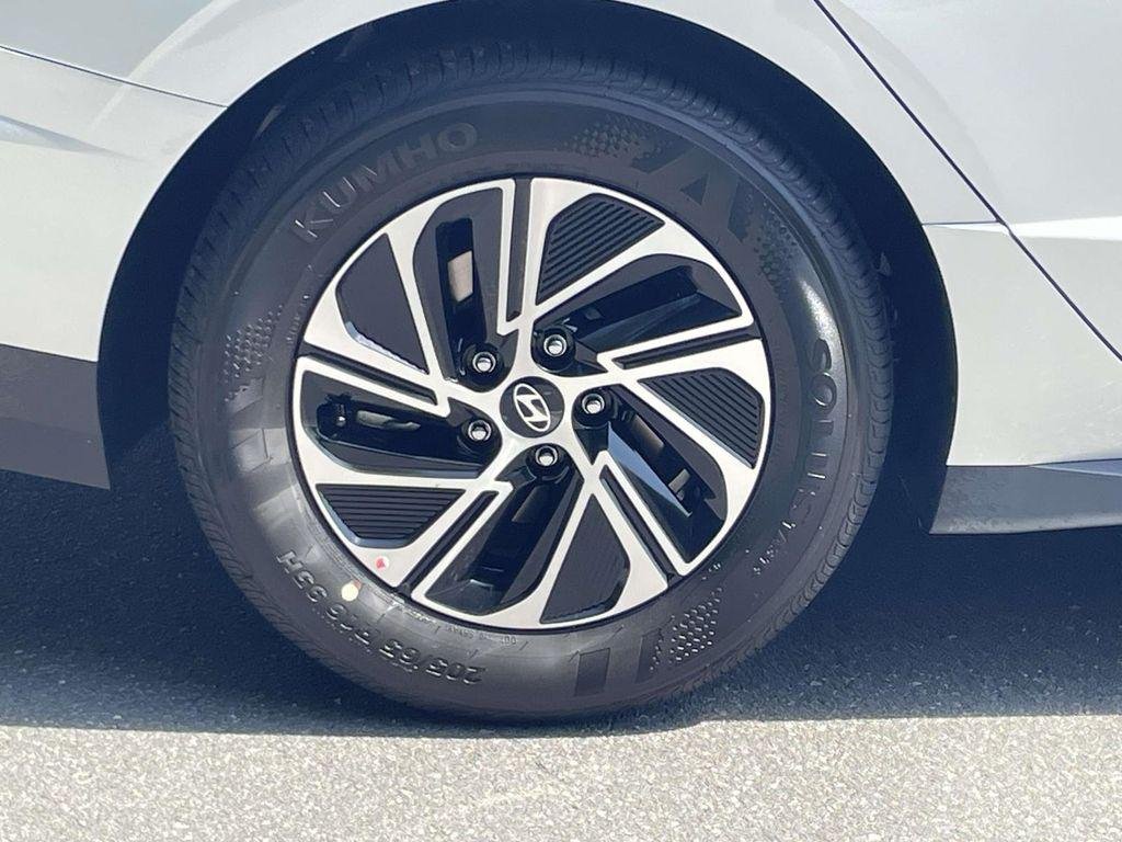 New 2026 Silver Hyundai Blue image 7
