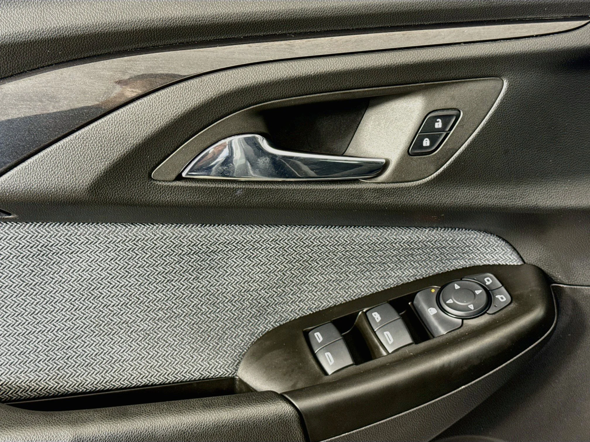 Used 2023 STERLING GRAY METALLIC Chevrolet LS image 19