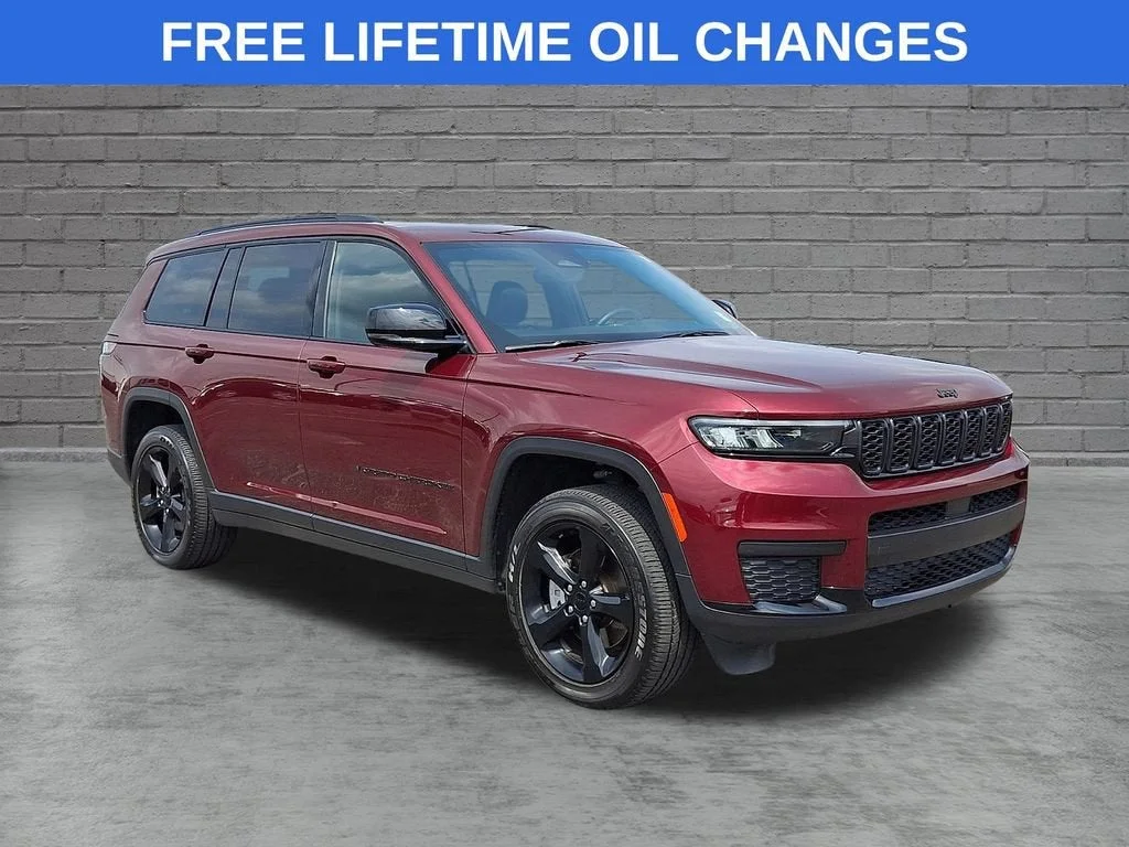 Used 2024 Red Jeep Altitude X 4x4 image 43