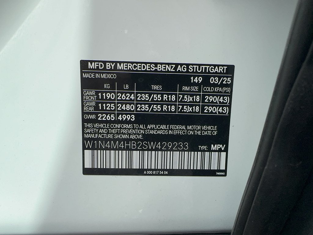 Used 2025 Polar White Mercedes-Benz GLB 250 4MATIC® image 14