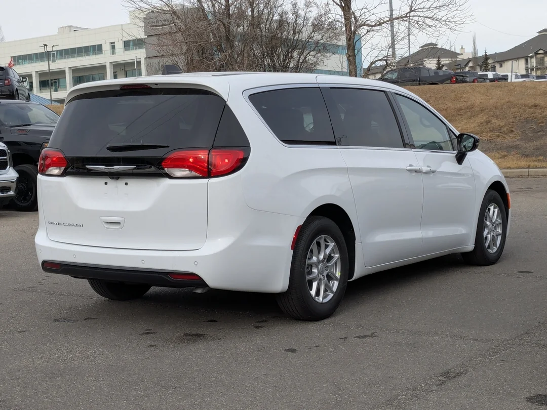 New 2026 White Chrysler SXT - - FWD - Power Liftgate - Power Sliding Doors - Leather & More! image 8