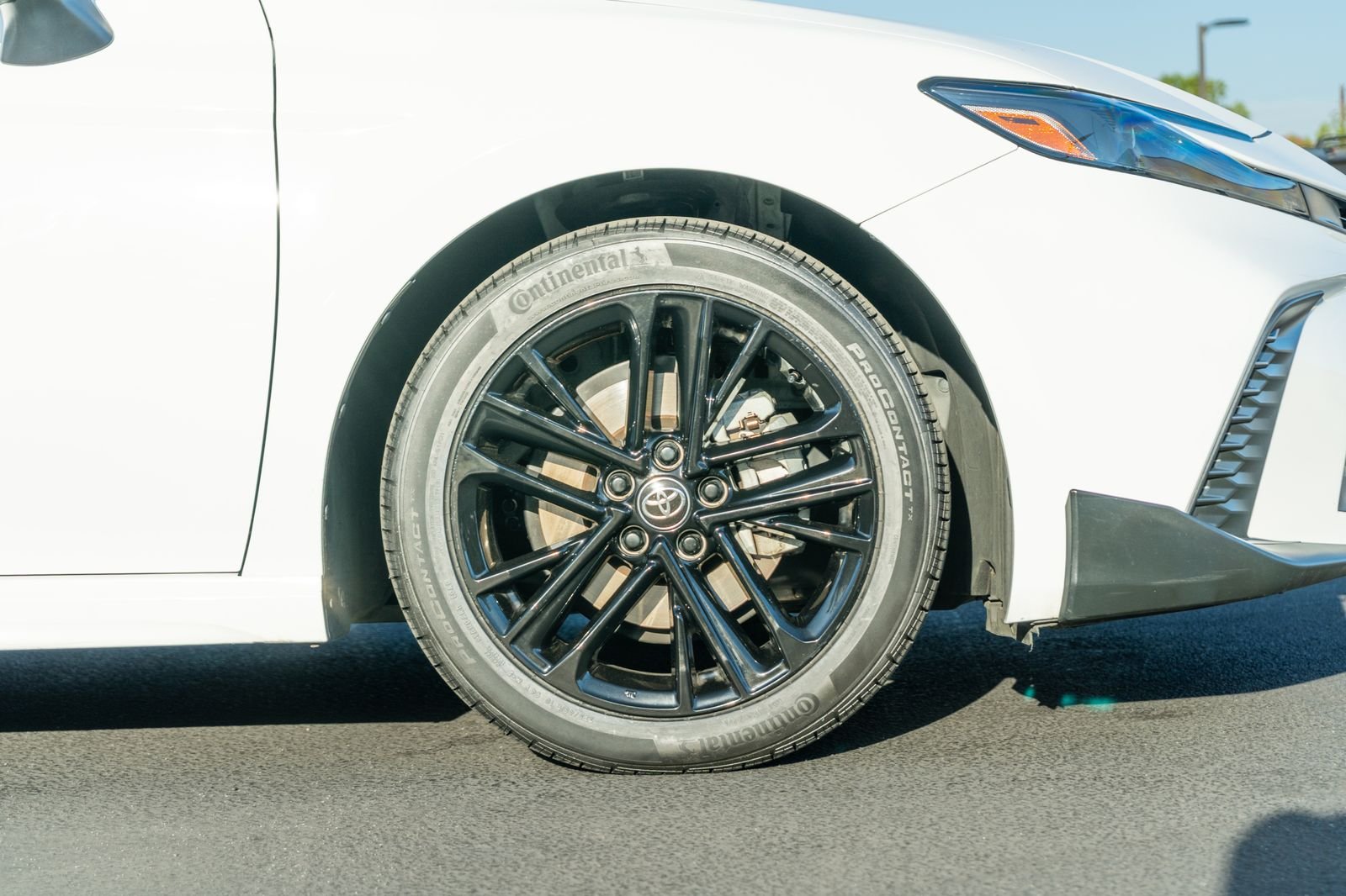 Used 2025 Ice Toyota SE image 6