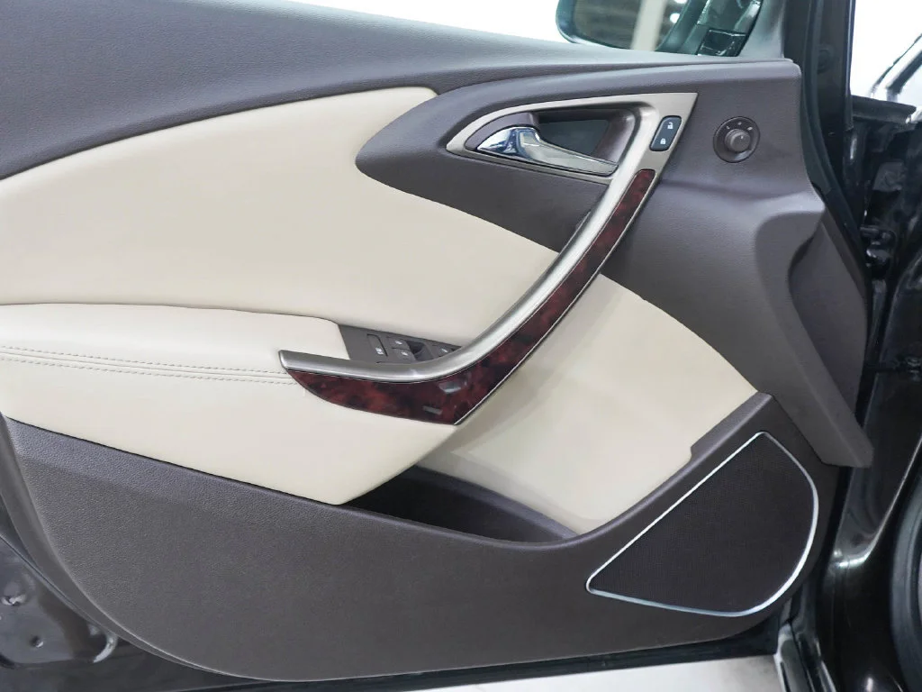 Used 2014 MOCHA BRONZE METALLIC Buick 4dr Sdn image 17