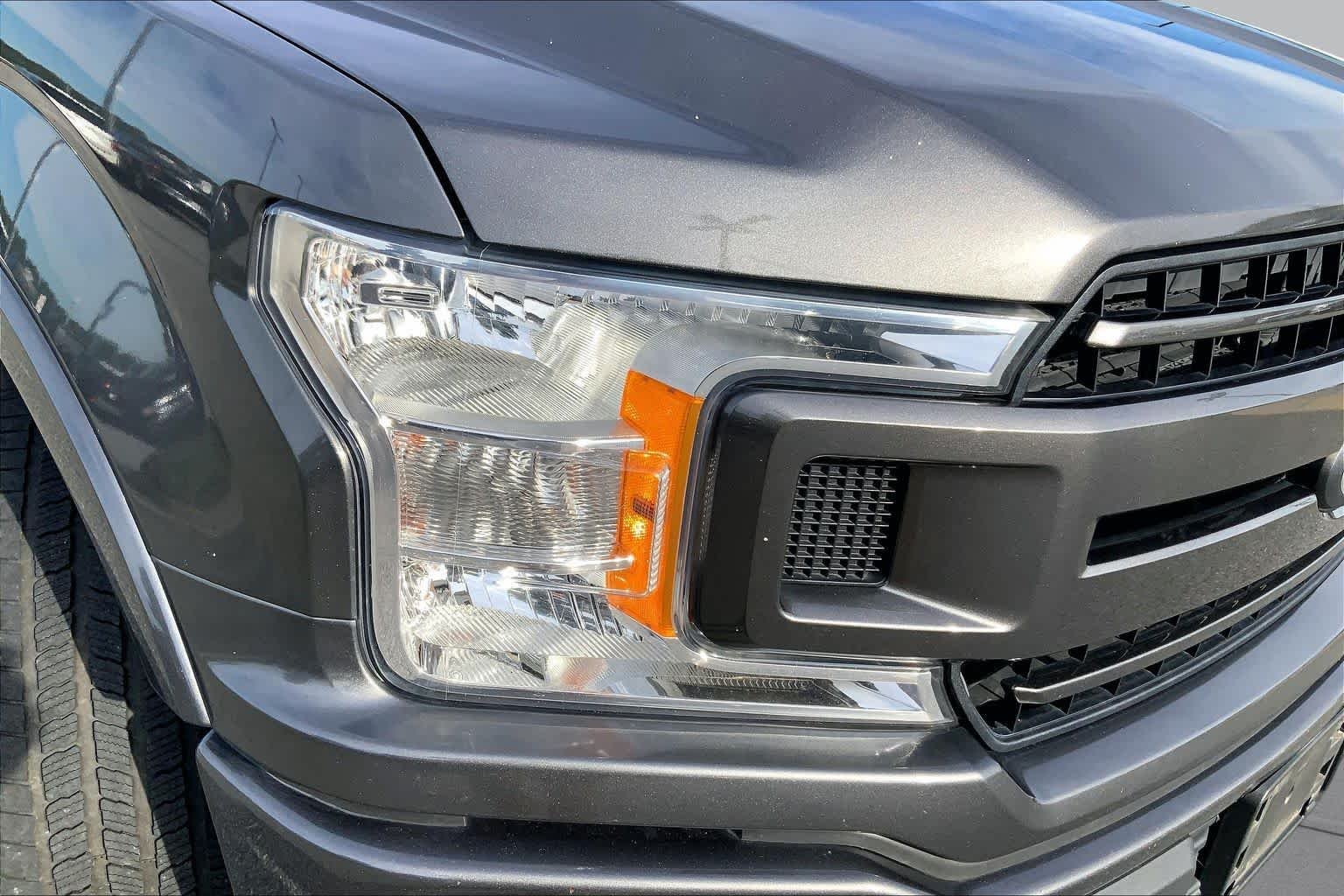 Used 2018 Magnetic Metallic Ford XLT image 25