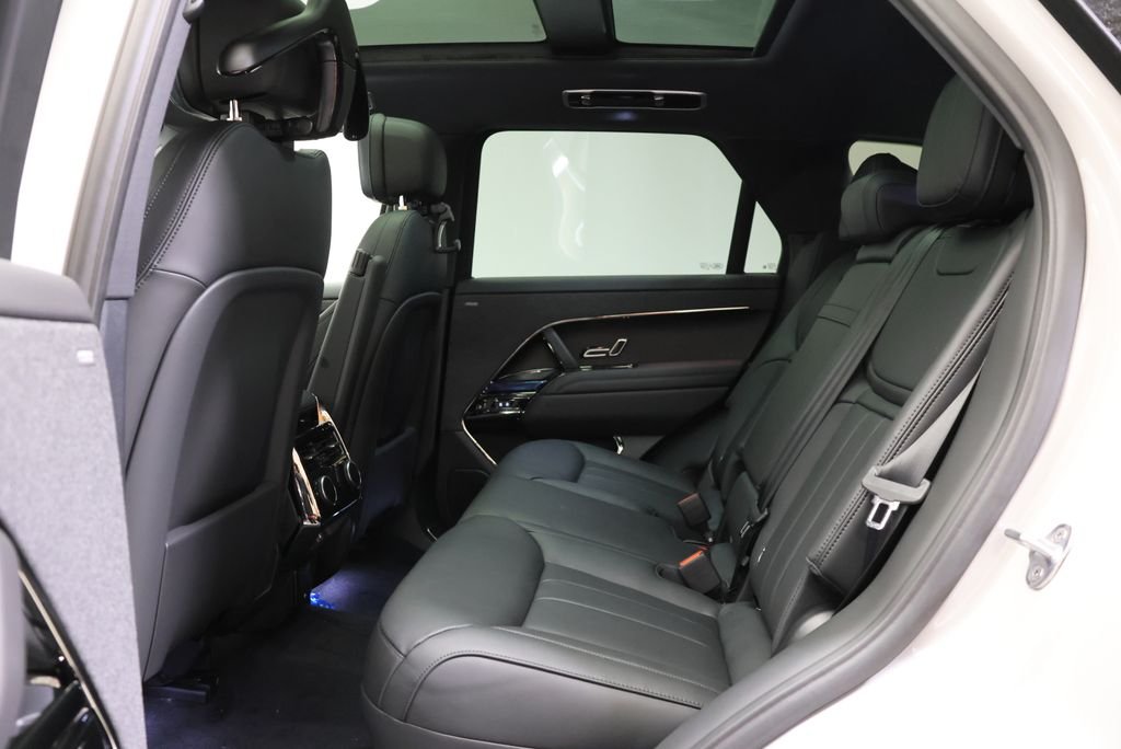 New 2026 Borasco Grey Land Rover Dynamic SE image 33