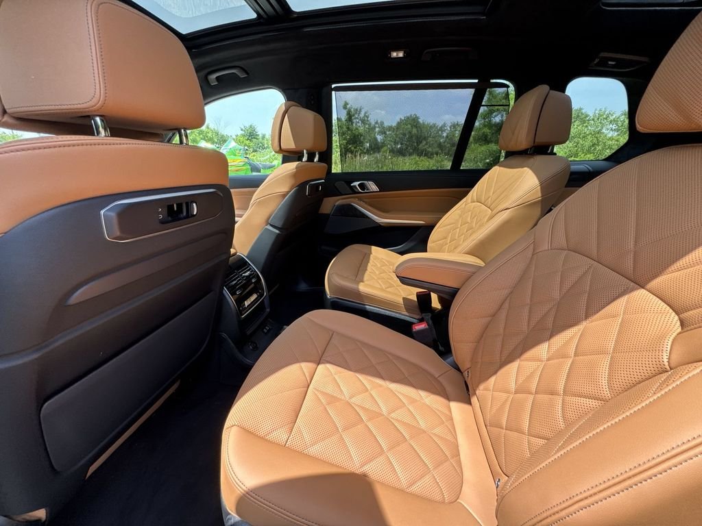 New 2027 Gray BMW xDrive40i image 25