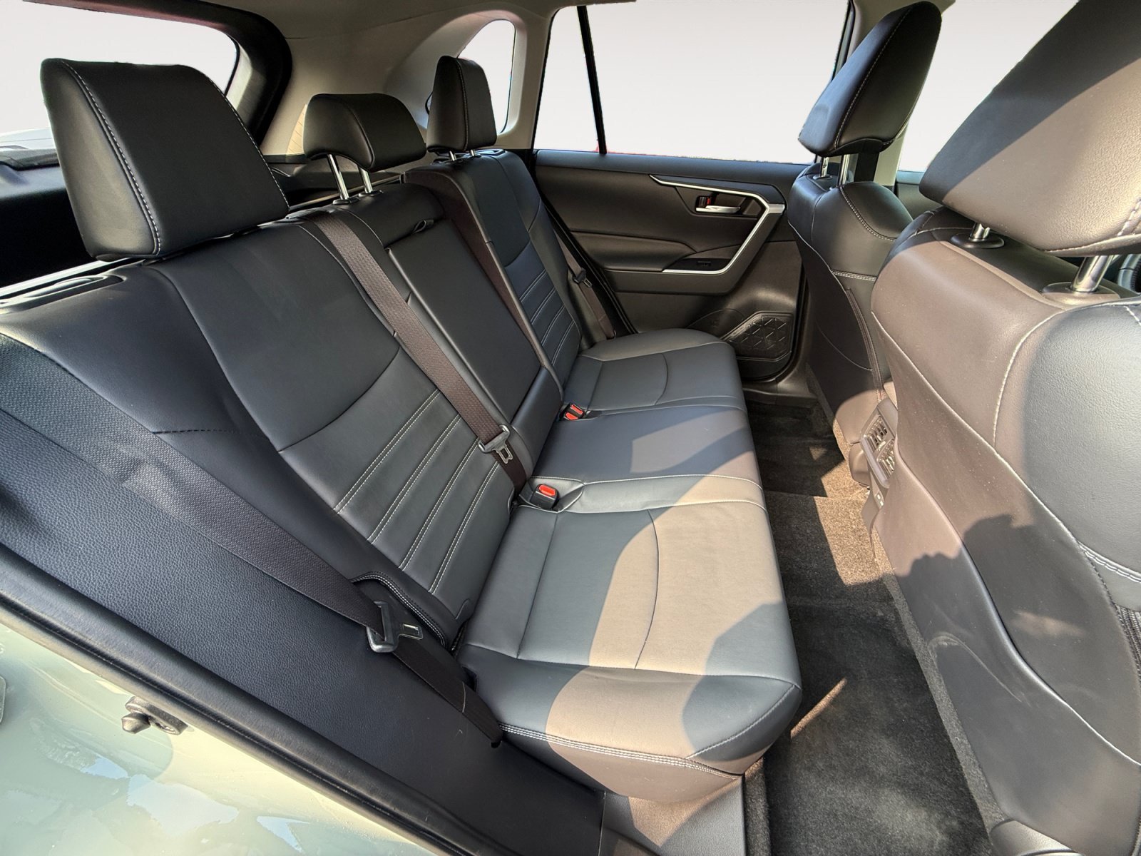 Used 2023 Lunar Toyota XLE Premium image 18