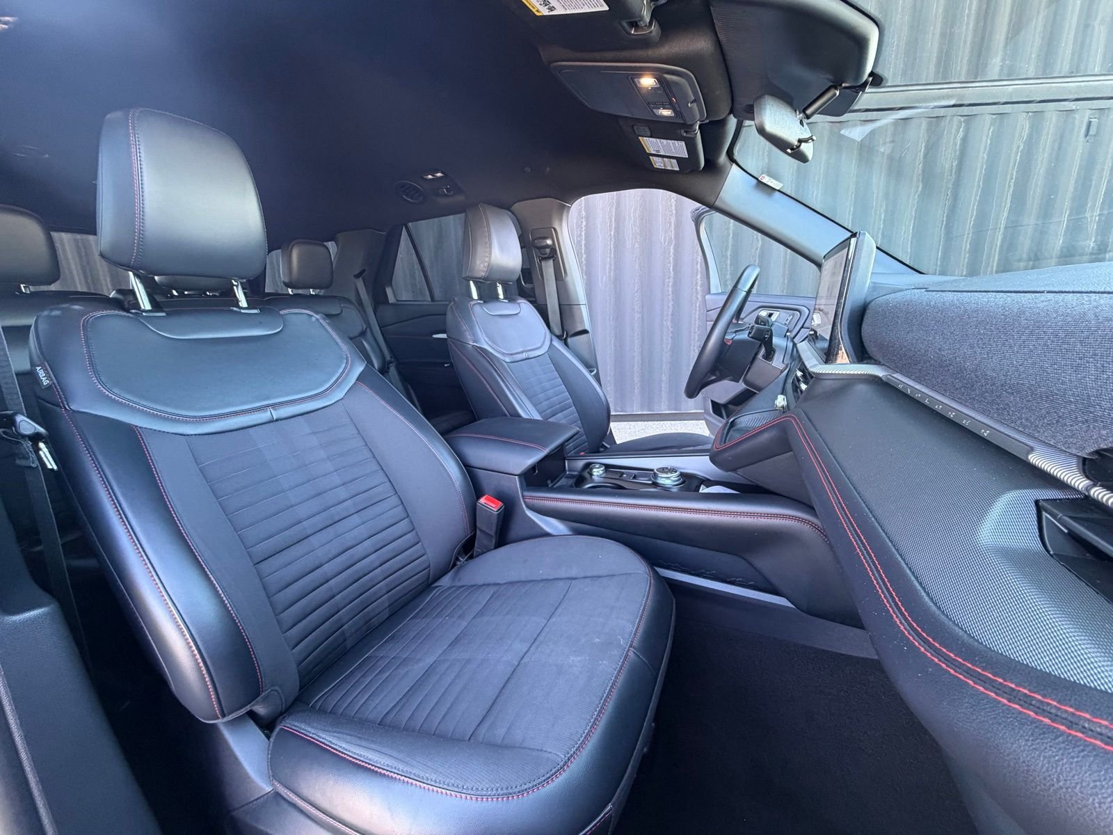 Used 2025 Gray Ford ST-Line image 31