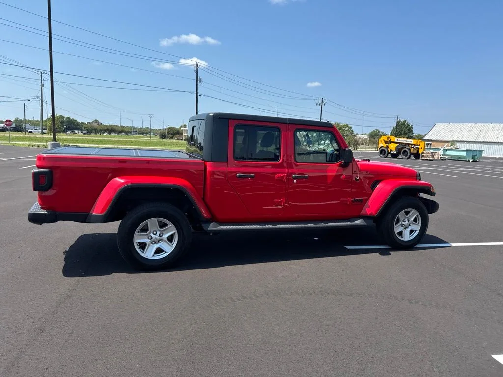 Used 2023 Red Jeep Sport S image 14