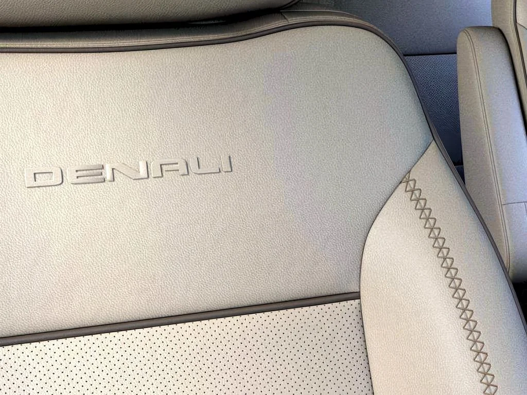 2026 GMC Yukon XL Denali - Photo 19