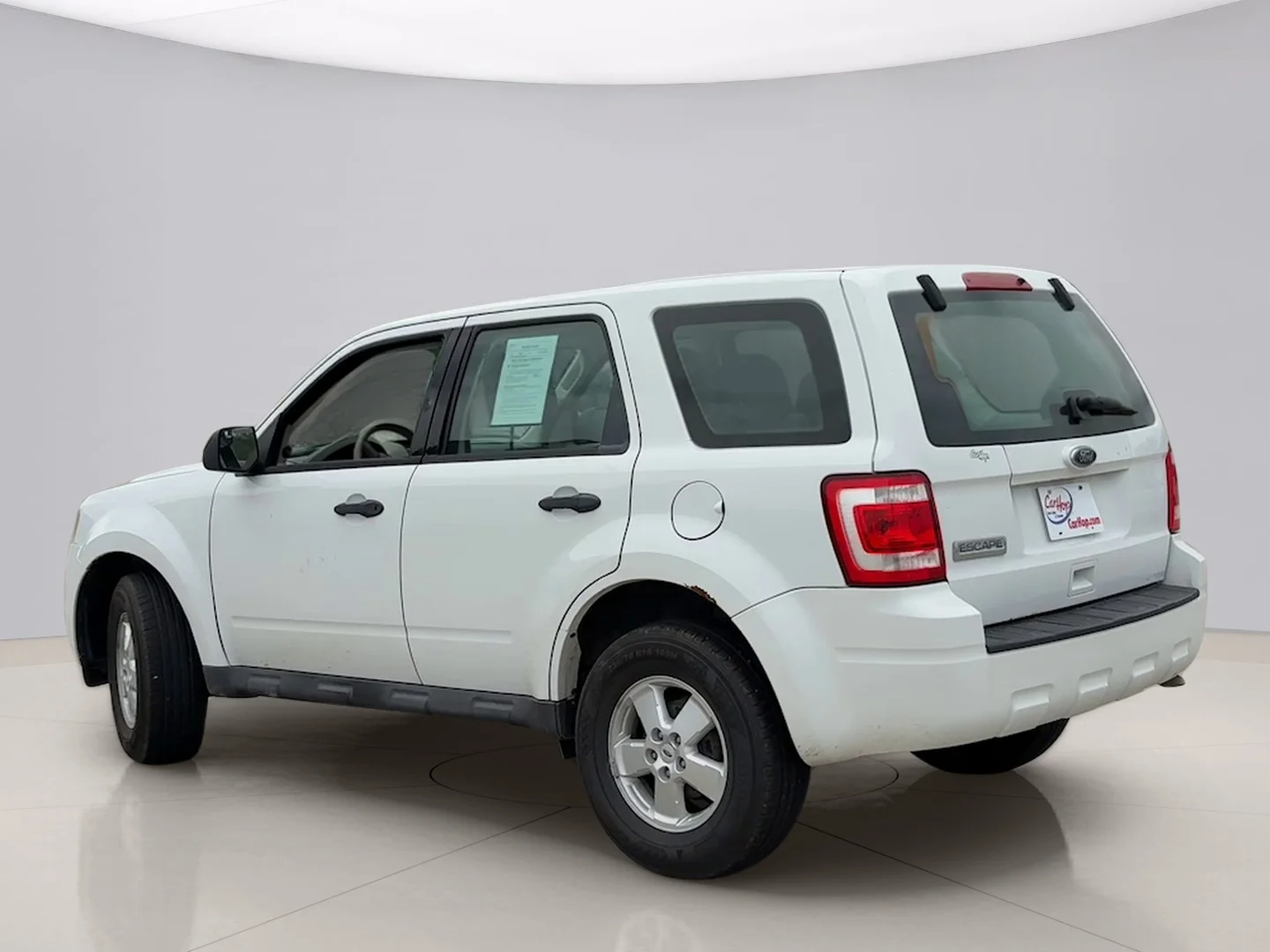 Used 2010 White Ford  image 7